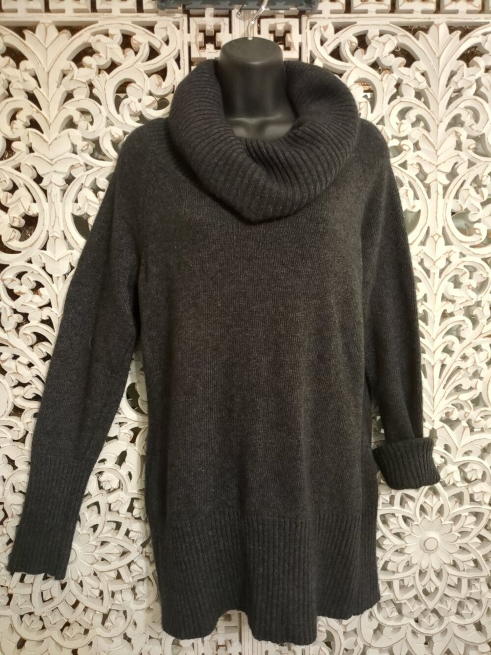 L โโ๐ฌ Long Sleeve Cowl Neck Grey Sweater - Picture 5 of 14